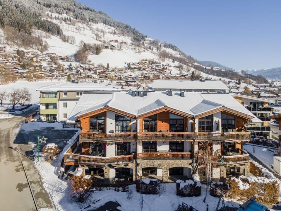 Holiday Home Exterior [winter]