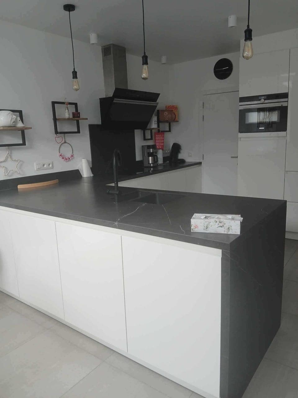 Goed uitgeruste keuken.