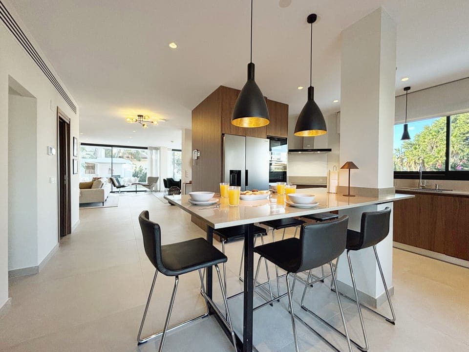 Fully equipped designer kitchen.