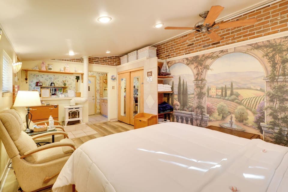 Reno Vacation Rental | Studio | 1BA | 2 Steps Required | 400 Sq Ft