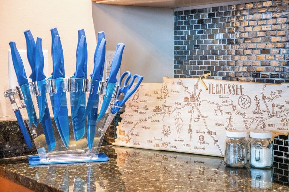 Kodak Moments' main level kitchen