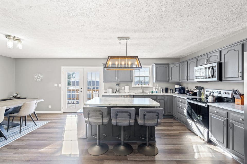 Large open floor plan with dining room right off of kitchen.