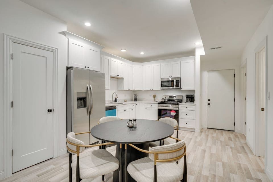 Dining Area & Kitchen | 1st Floor | Keurig K-Duo | Blender | Toaster