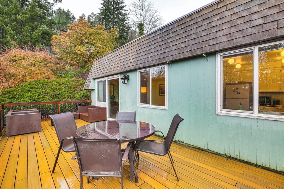 Eugene Vacation Rental | 2BR | 1BA | Stairs Required | 1,400 Sq Ft