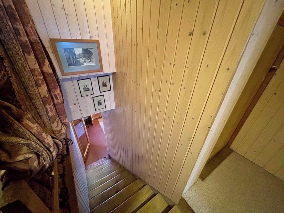 straircase going up to the bedrooms