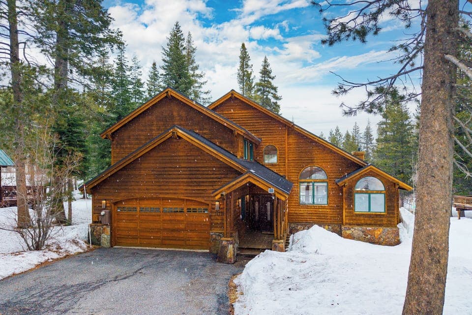 Welcome to Donner Ridge!