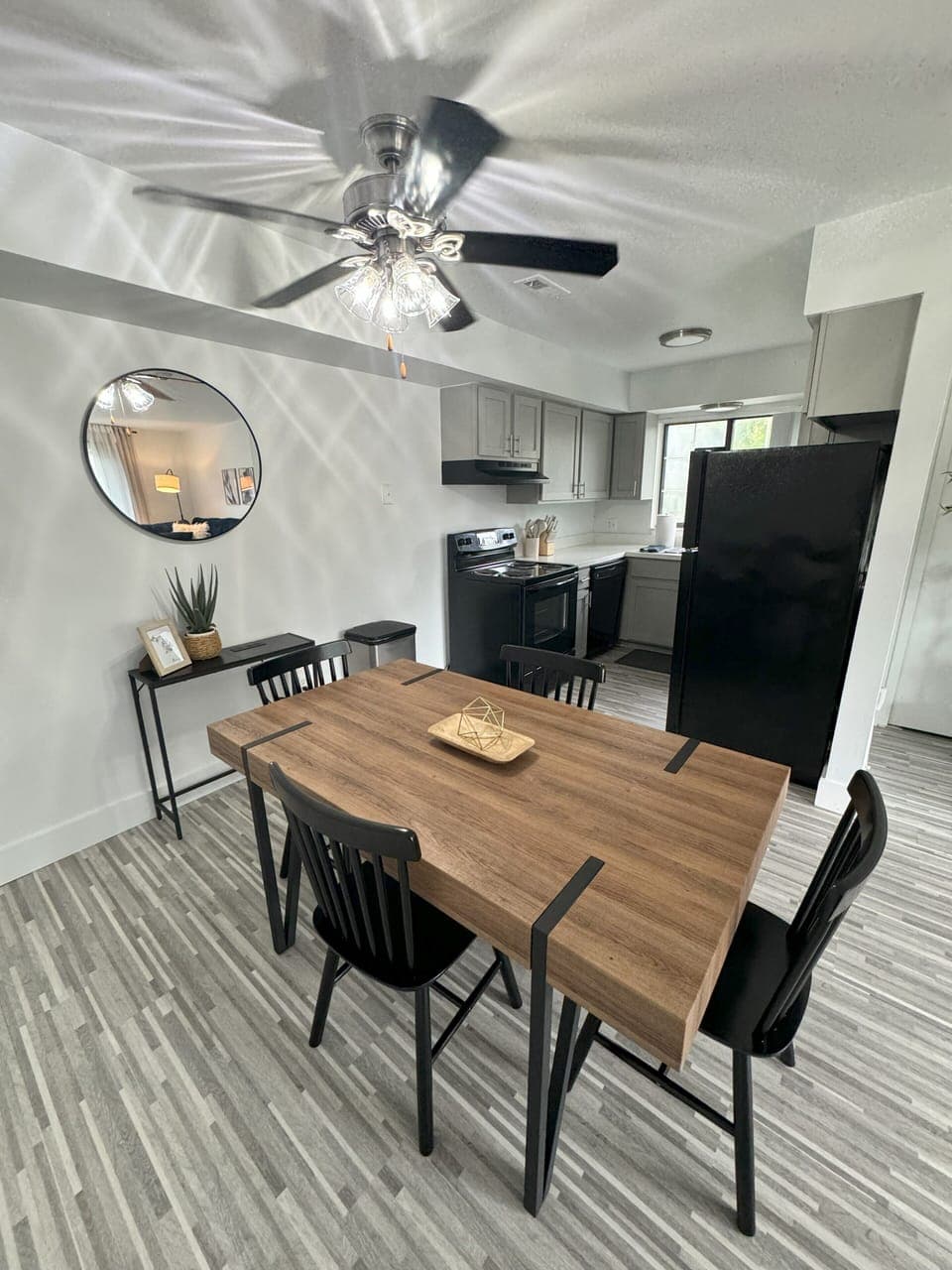 Dining Room w/ Console and Farmhouse Table & Chairs