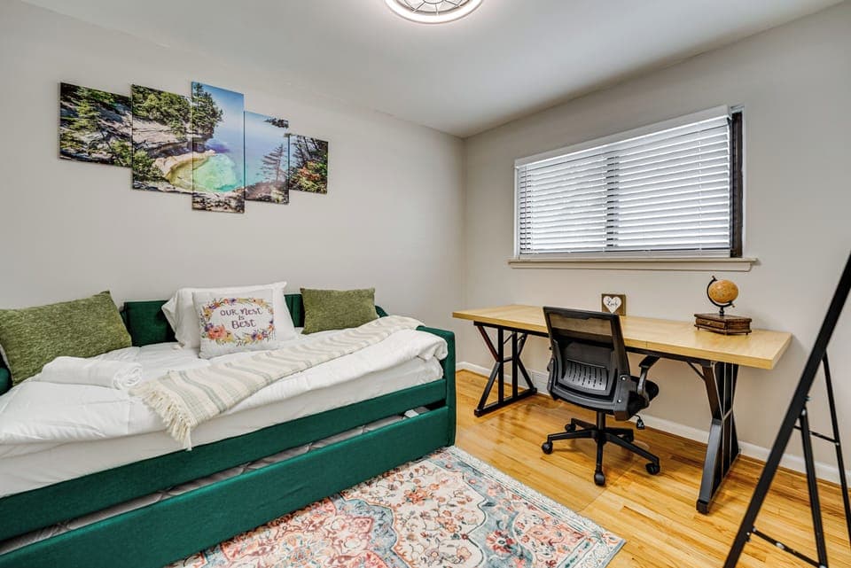Bedroom 3 | Twin Daybed w/ Twin Trundle | Laptop Workspace | Main Floor