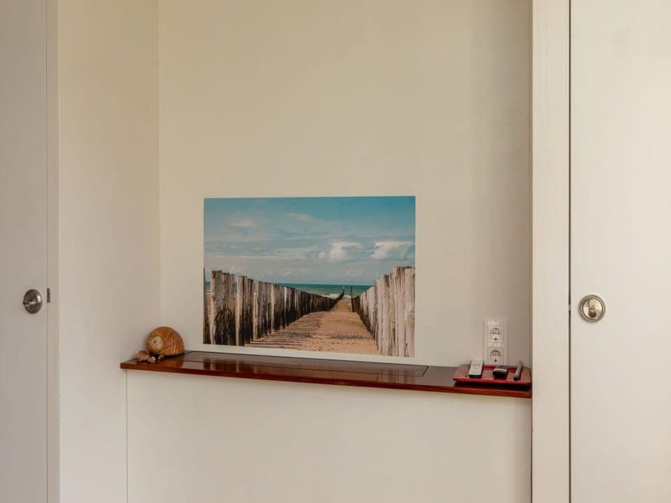 Apartment, Residential Area, Condominium, Commercial Building, Mixed-Use, Parking, Family Car, Balcony, Brutalist Architecture