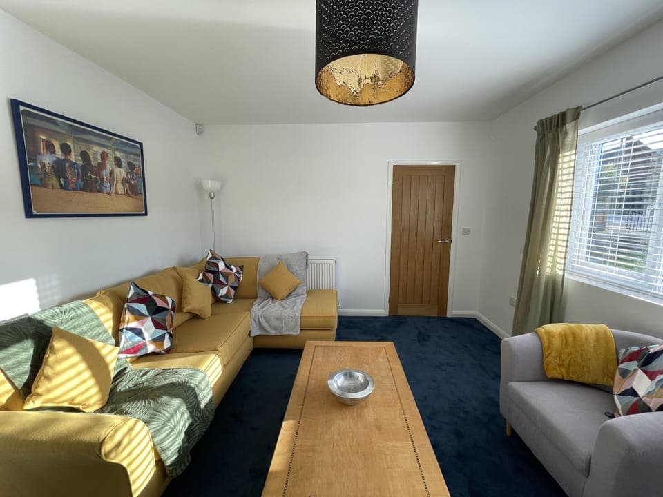 Living Room / Lounge