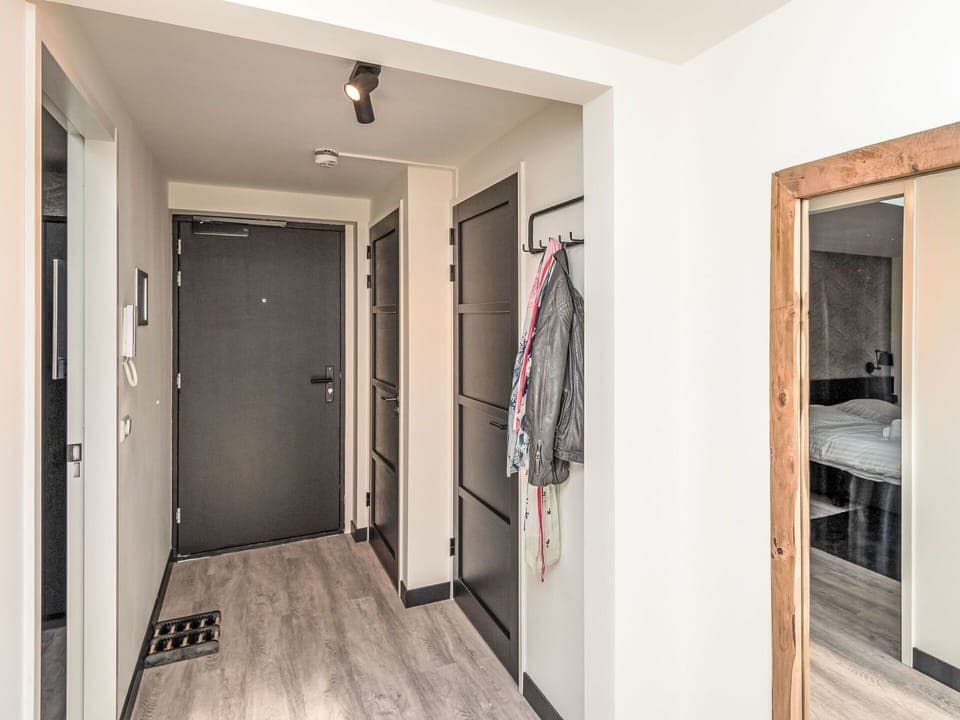 Flooring, Wall, Floor, Wood, Interior Design, Ceiling, Apartment, Wood Flooring, Room, Furniture