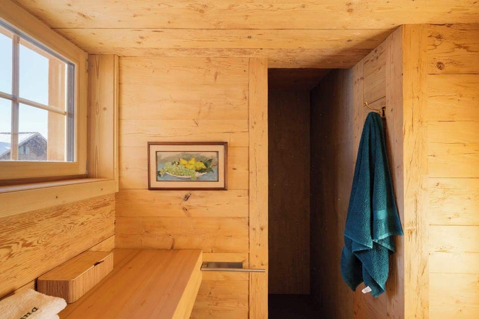 the bathroom of bedroom 2 