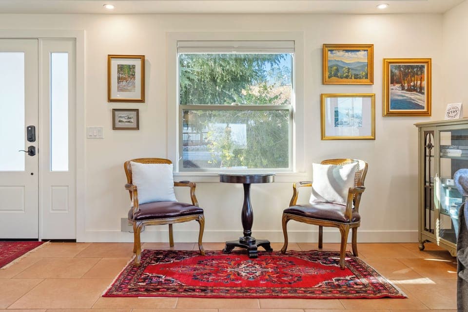 Stylist Bright and Airy Seating Area