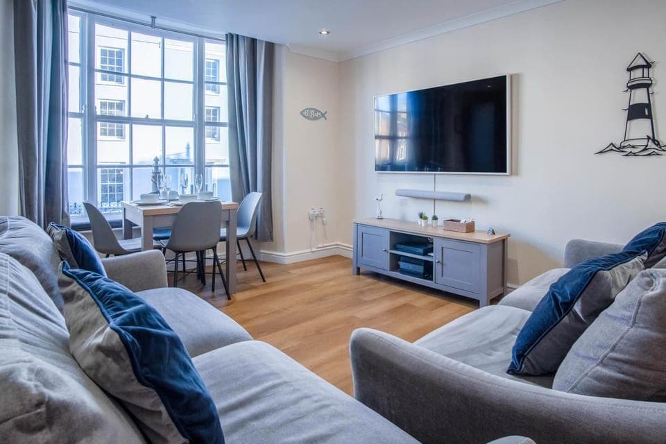 Skokholm Apartment - 3 Bedroom Apartment - Tenby (24611)