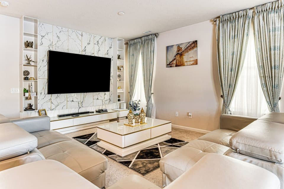 Brownsburg Vacation Rental | 4BR | 3BA | 2,700 Sq Ft | 1 Step to Enter