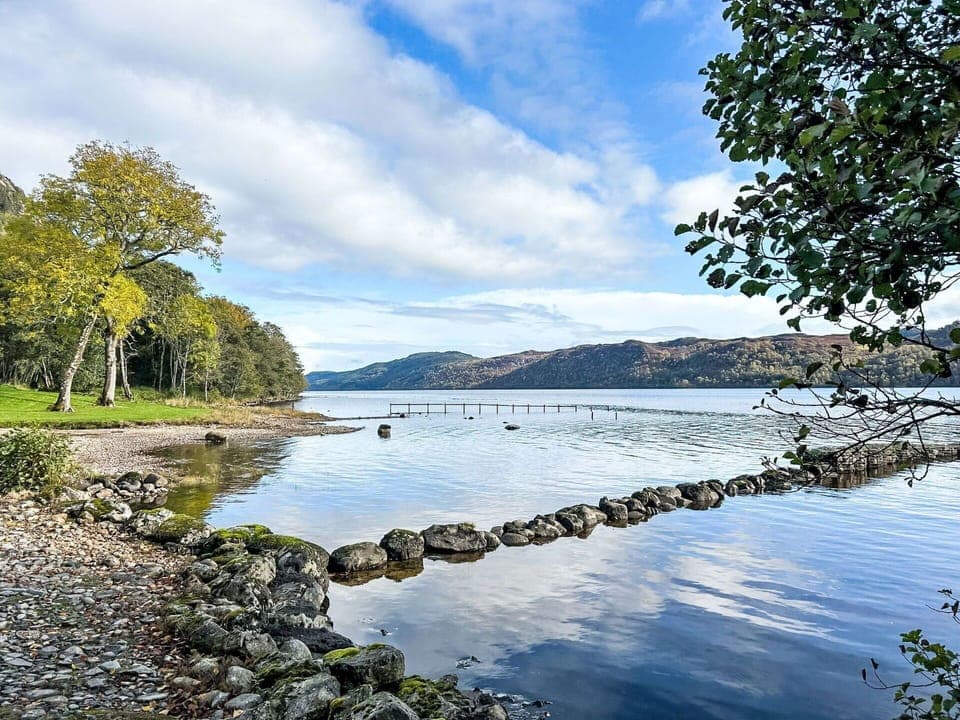 House, Home, Cottage, Estate, Driveway, Balcony, Siding, Villa