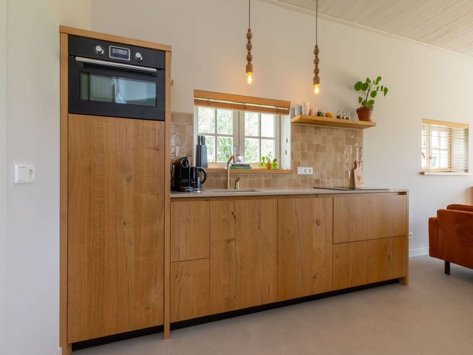 House, Home, Cottage, Estate, Driveway, Balcony, Siding, Villa