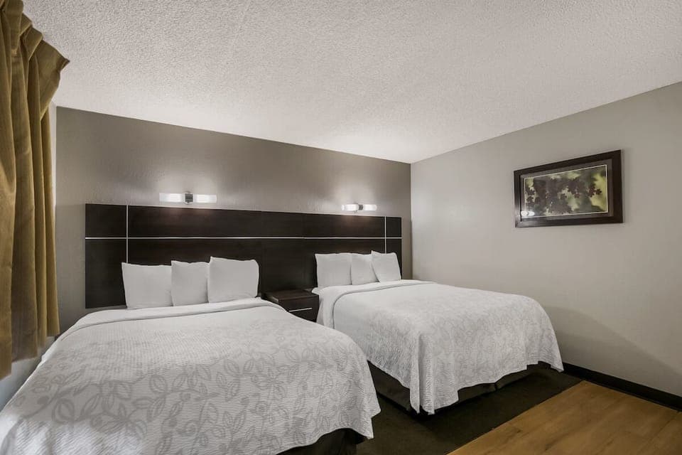 Unit with 2 Queen beds