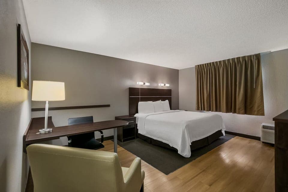 Unit with 1 King bed