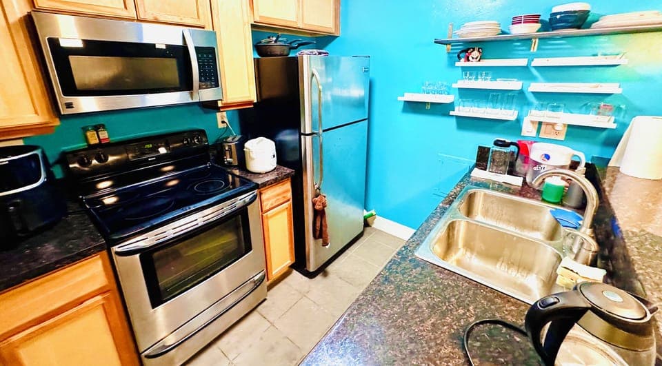 Full kitchen with everything you need.