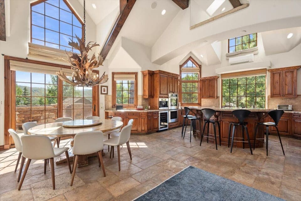 Kitchen/Dining Area with Views, Kitchen Island and Lots of Windows