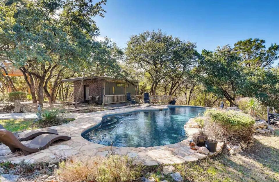 Exquisite and relaxing shared pool