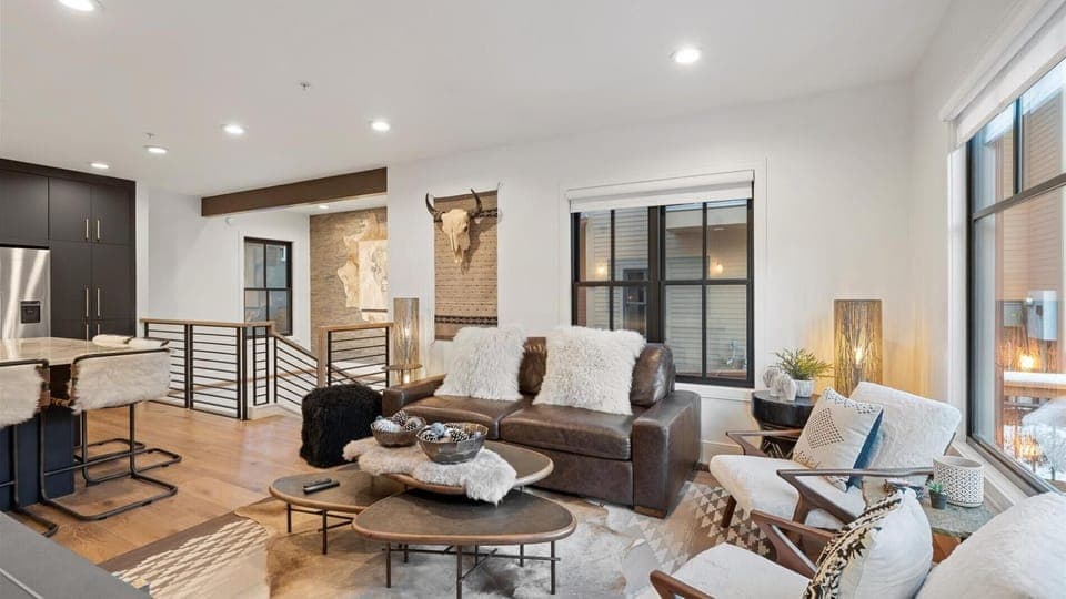 The Silver Buffalo Suite (8320)