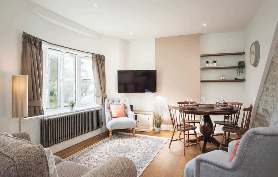 Baker's Loft, Lyme Regis - Host & Stay