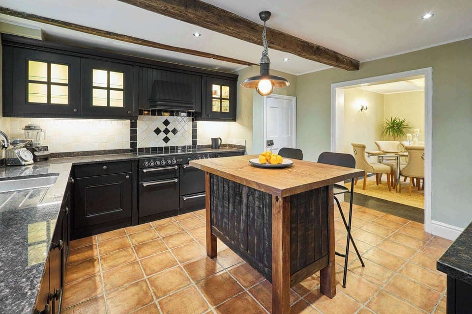 Paradise Farm, Islebeck - Host & Stay