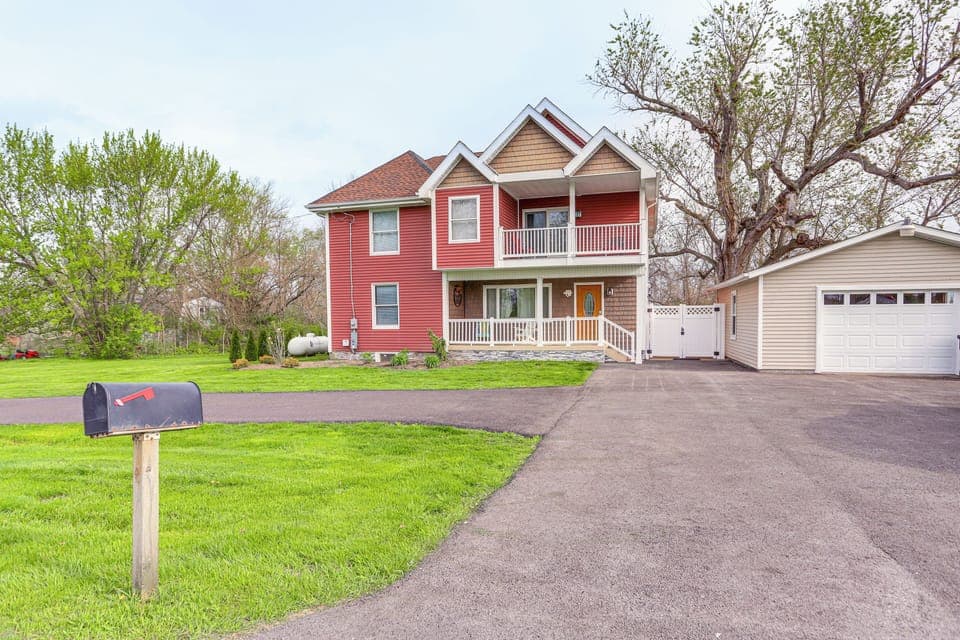 Huron Vacation Rental | 5BR | 3BA | 2,500 Sq Ft | Stairs Required