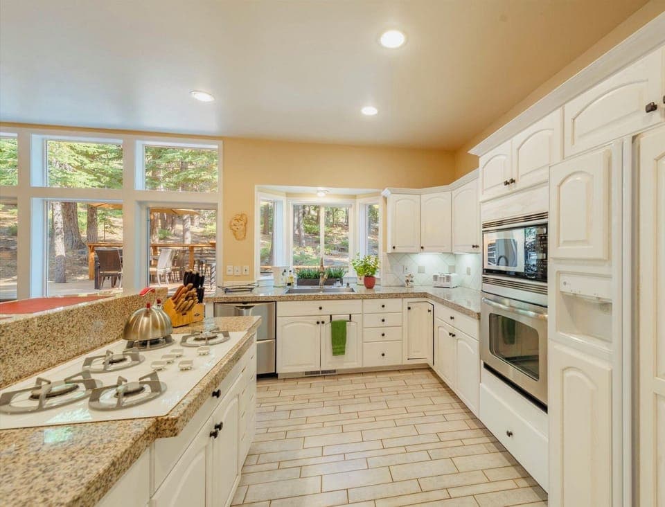 A large kitchen for breakfast, lunch and dinner!