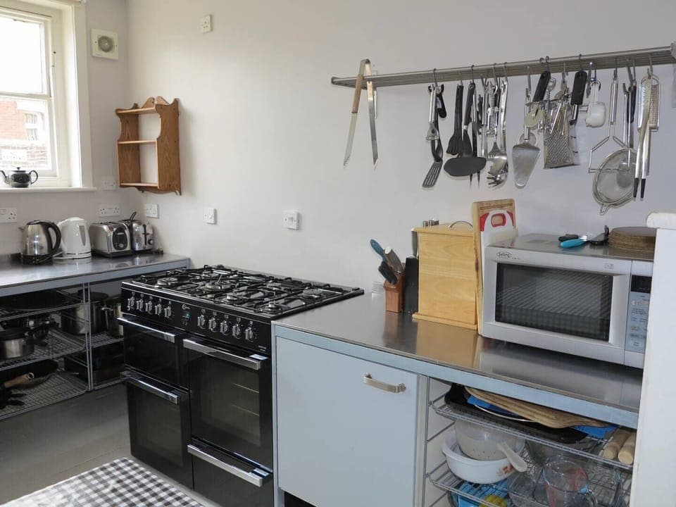 Kitchen (part)