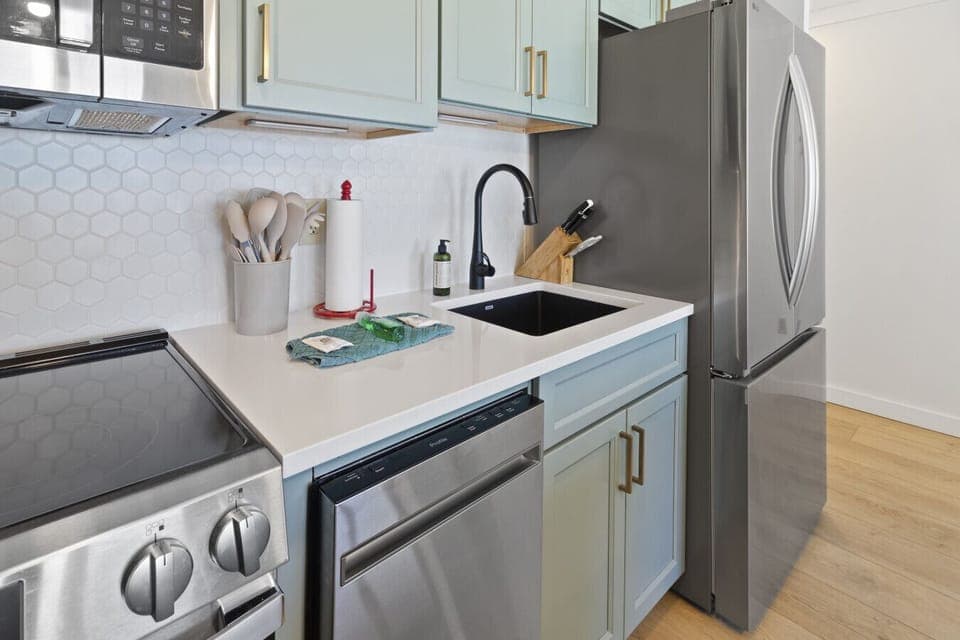 Fully-equipped kitchen