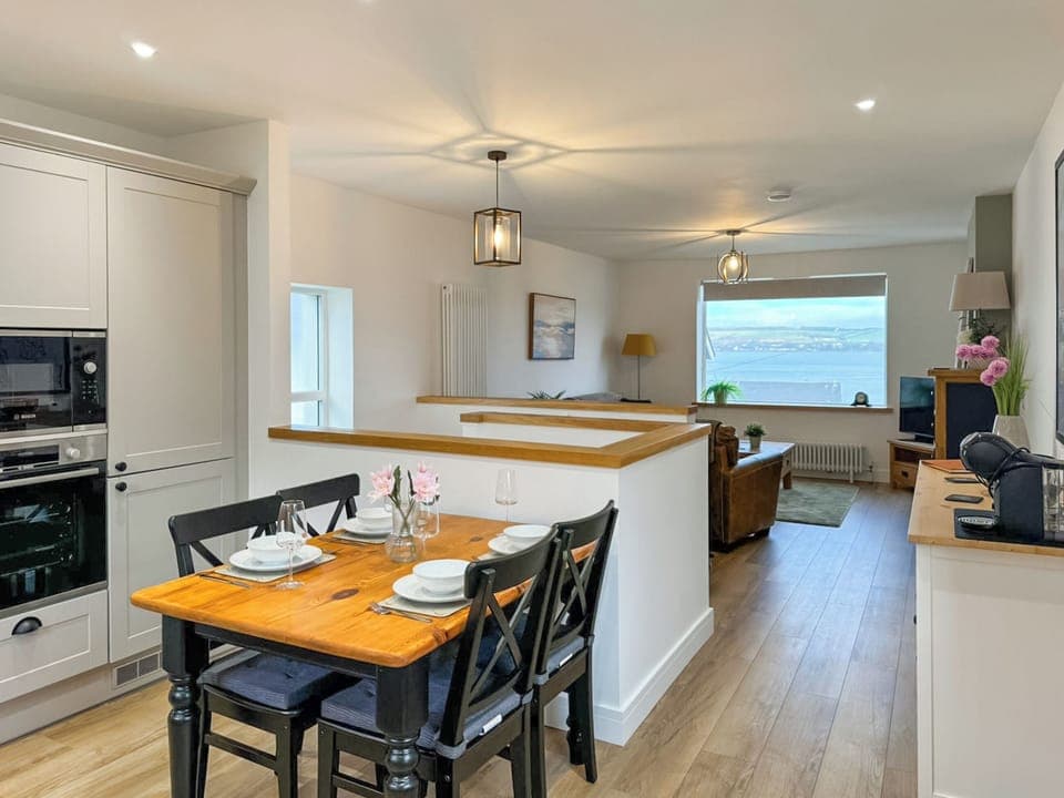 Kitchen/diner | Hillcrest Cottage, Dunoon