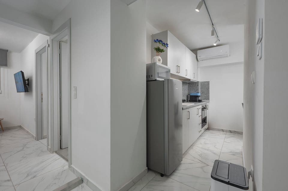 Living / Kitchen View01