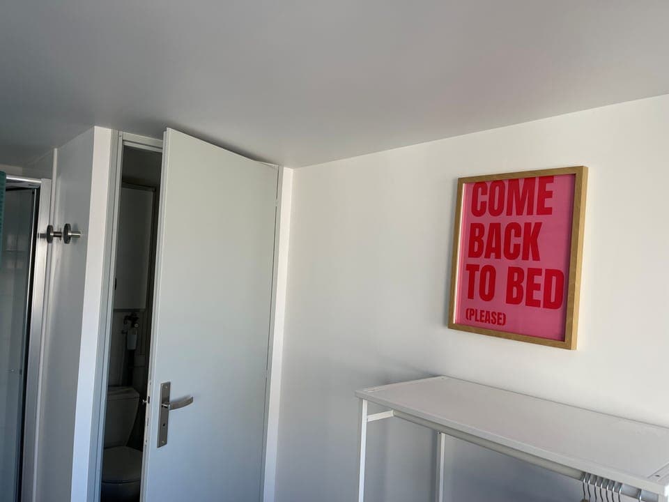 bedroom 2, decoration