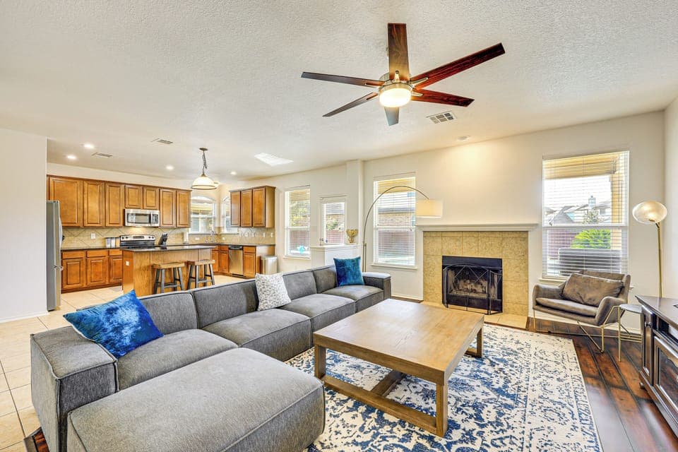 Interior | Central Heating & A/C | Free WiFi