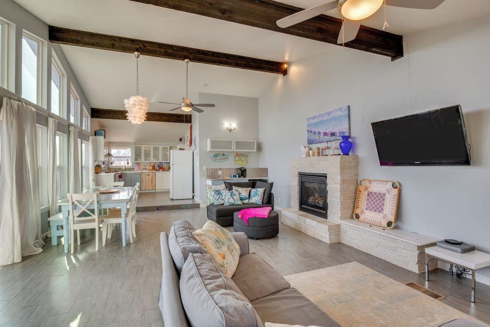 Living Room | Roku TV | Free WiFi | Twin Sleeper Sofa | 2nd Floor