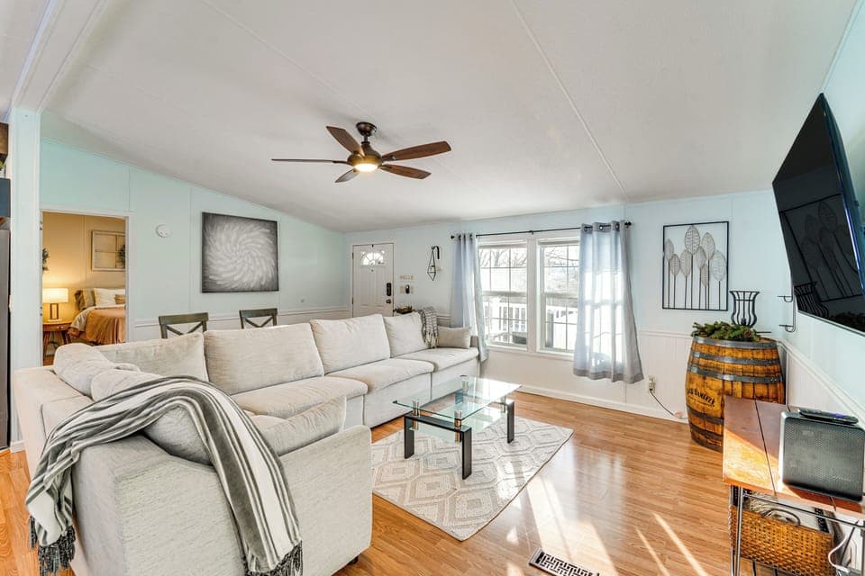 Altoona Vacation Rental | 3BR | 2BA | 1,200 Sq Ft | Exterior Stairs to Enter