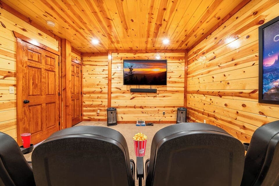 Dream Inn the Smokies' theater room