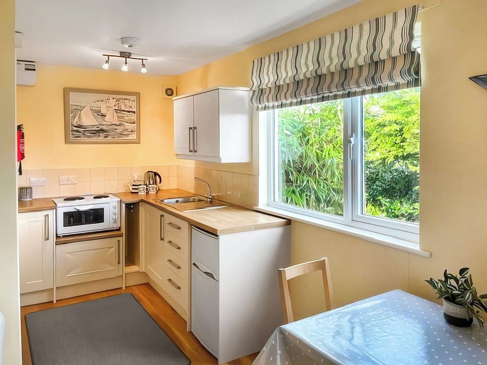 Kitchen/diner | The Sail Room, St Mawes