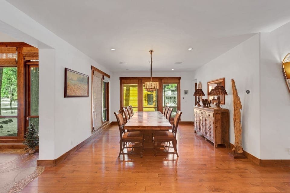 Floor, Architecture, Building, Dining Room, Dining Table