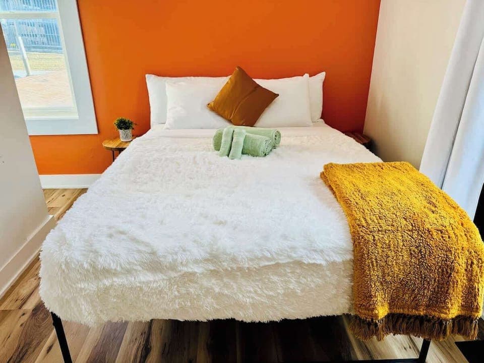 Drift into dreamland in this stylish bedroom, complete with premium linens & luxury touches.  #QueenBed