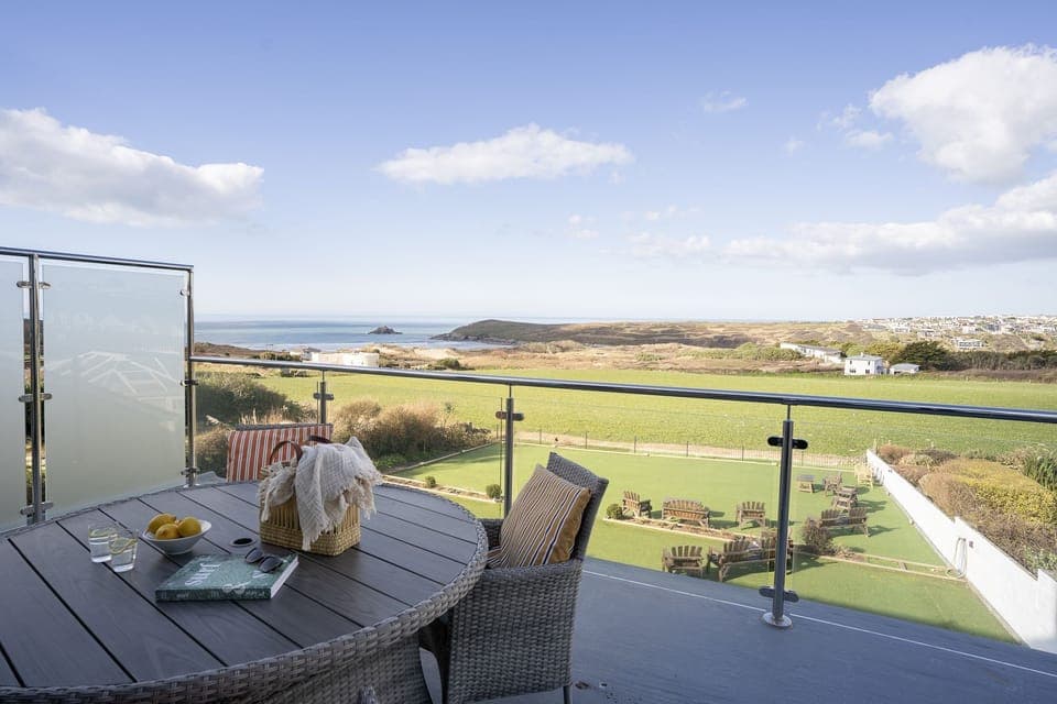Balcony at 6 Beachview, Crantock, Cornwall, self catering with Beach Retreats.