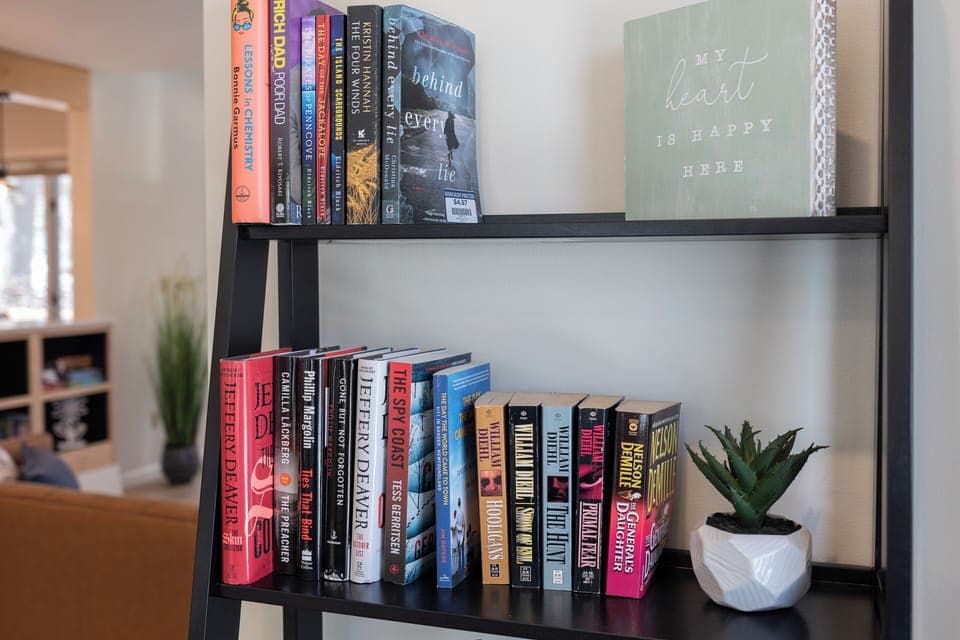 Grab a book and settle into the reading nook/lounging sofa for a relaxing read. 