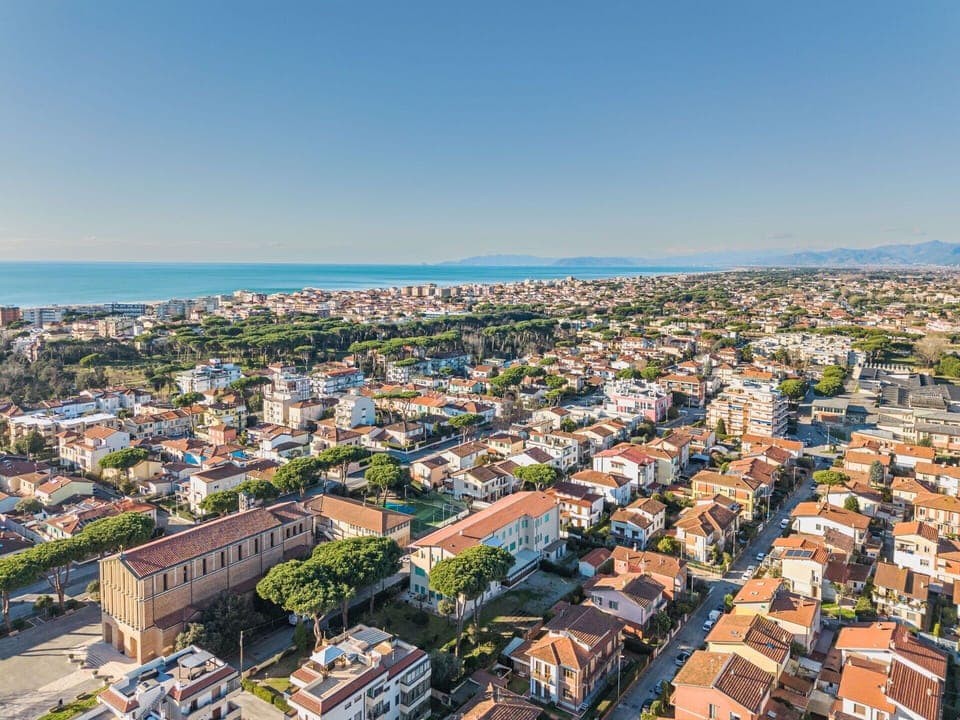 Daytime, Residential Area, Urban Area, Bird'S-Eye View, City, Horizon, Aerial Photography, Metropolitan Area, Neighbourhood, Landscape