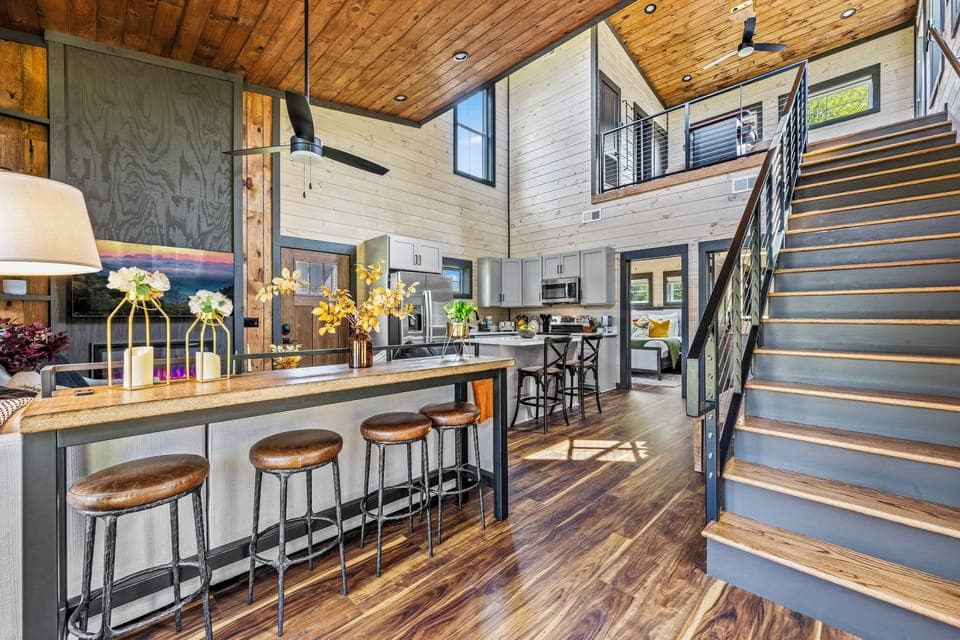 The cabin living room: comfort in every corner