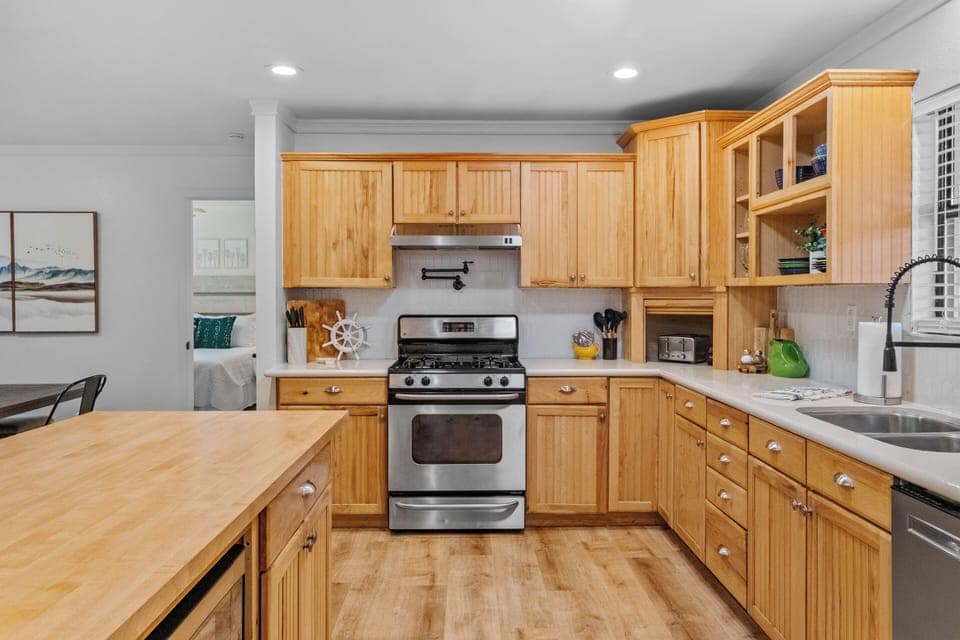 Fully stocked kitchen for all your cooking & baking needs!