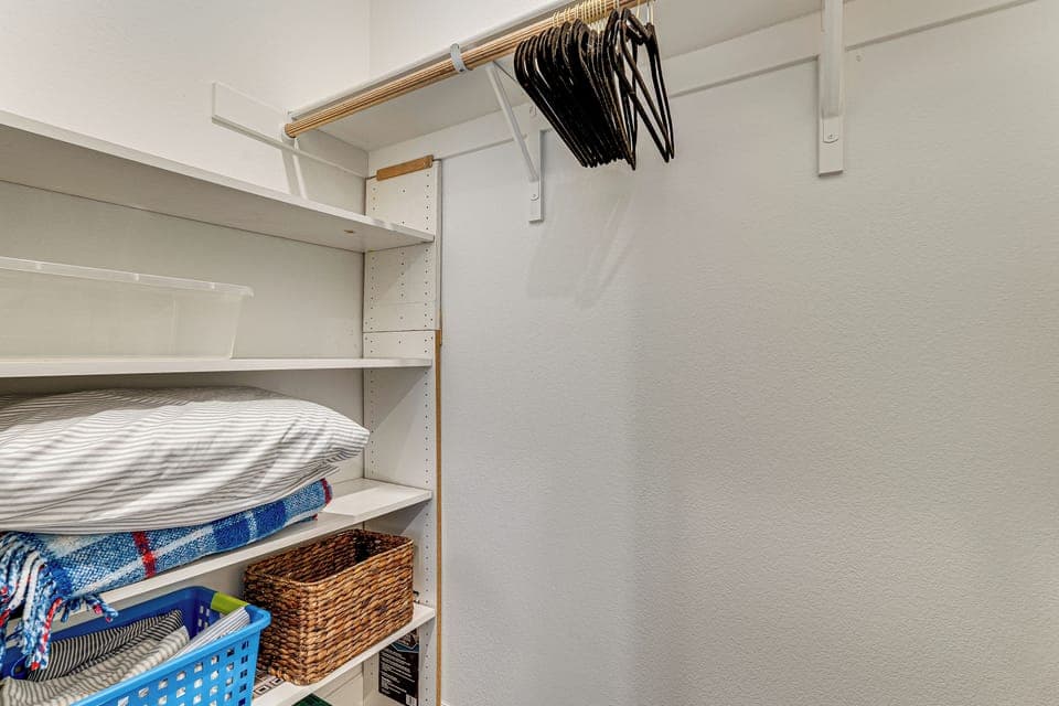 Closet | Extra Linens