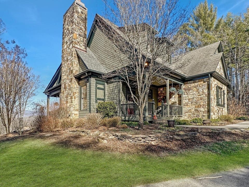 Trails End - exterior1